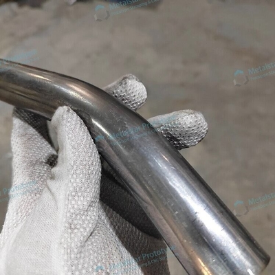 Services de courbure de tubes en acier doux sur mesure pour motocyclettes