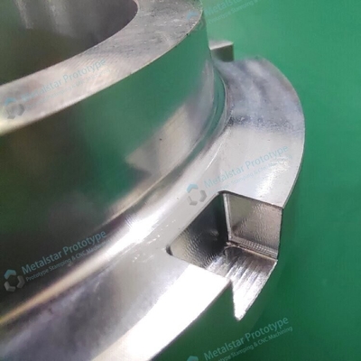 Traitement sur mesure de prototypes en aluminium utilisés pour les motos tout-terrain