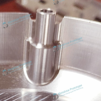 Travaux d'usinage de prototypes de précision en aluminium 6061 pour les motos